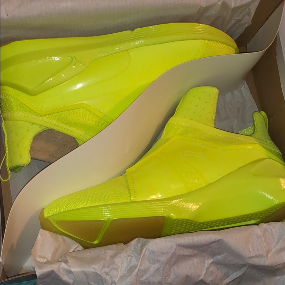 Authentic puma x Kylie Jenner NWT neon shoes